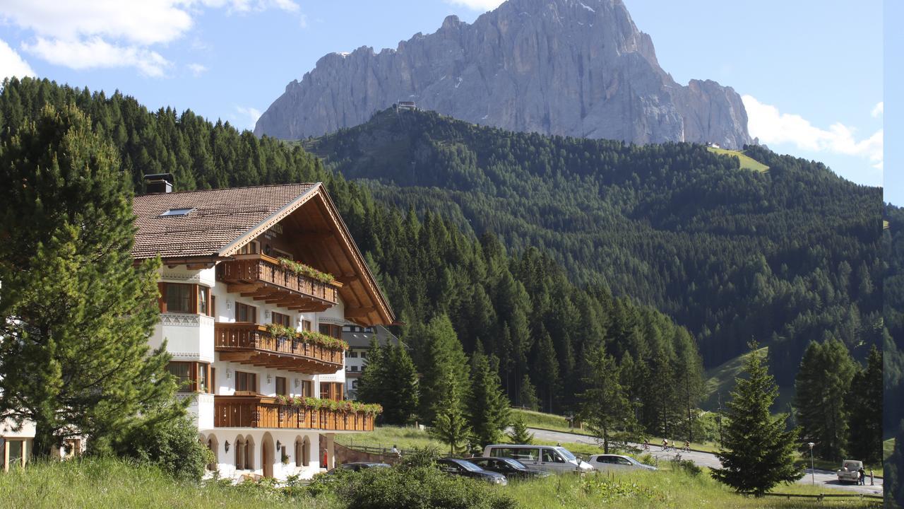 Garni Hotel Rosengarten B&B Selva di Val Gardena Exterior photo