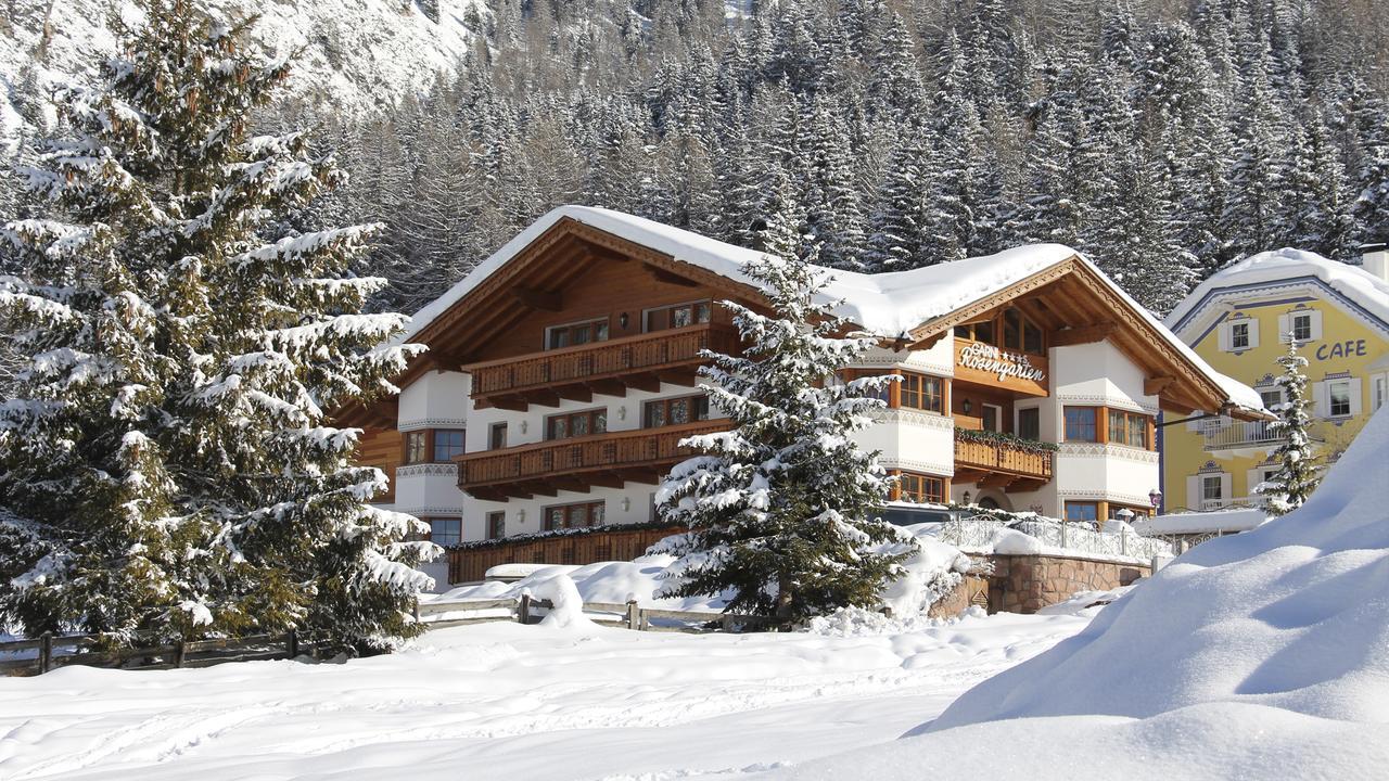 Garni Hotel Rosengarten B&B Selva di Val Gardena Exterior photo