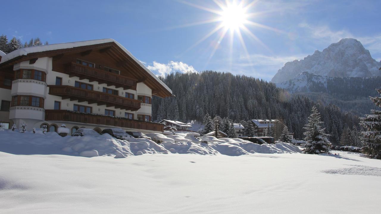 Garni Hotel Rosengarten B&B Selva di Val Gardena Exterior photo