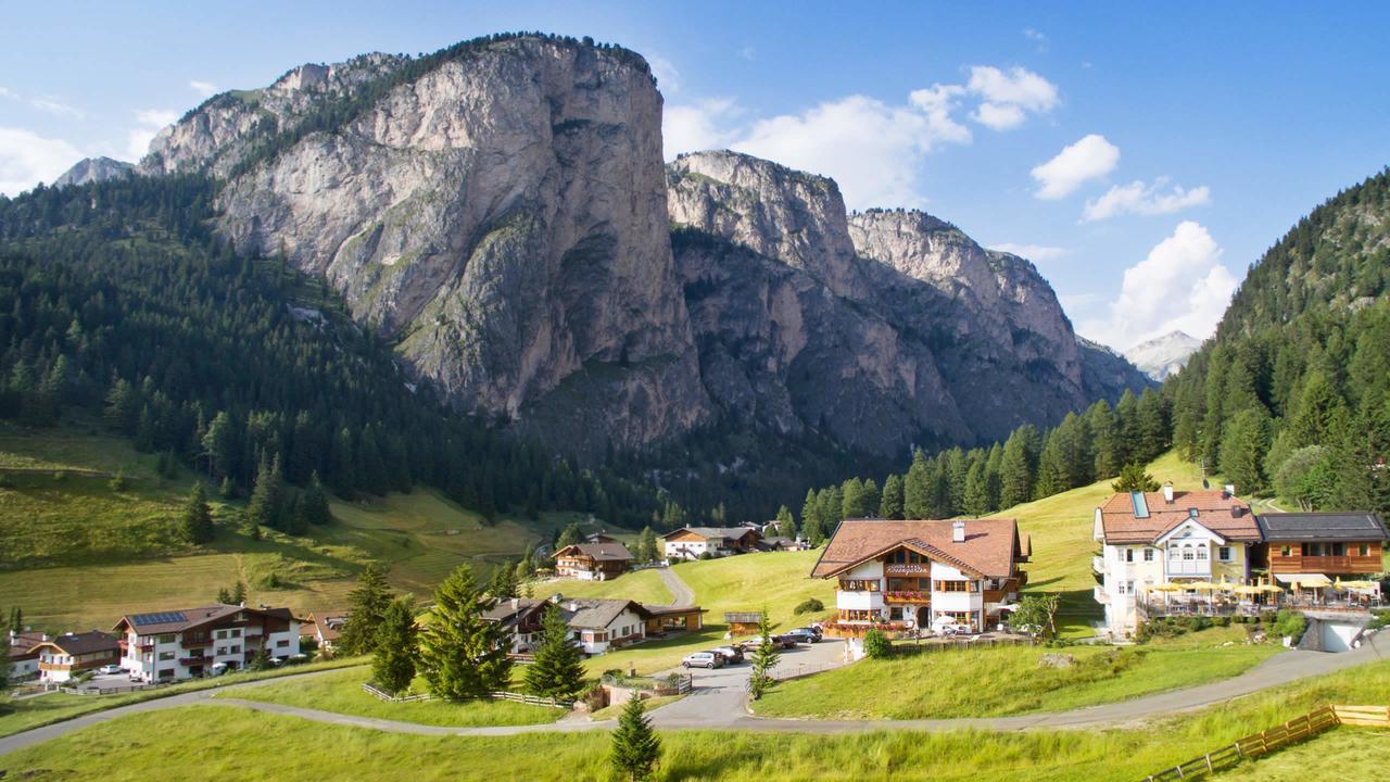 Garni Hotel Rosengarten B&B Selva di Val Gardena Exterior photo